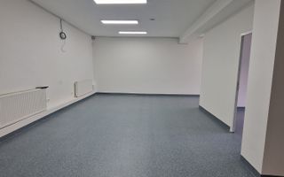Spatiu comercial renovat si amenajat pentru a fi folosit ca o clinica medicala - Poză 5
