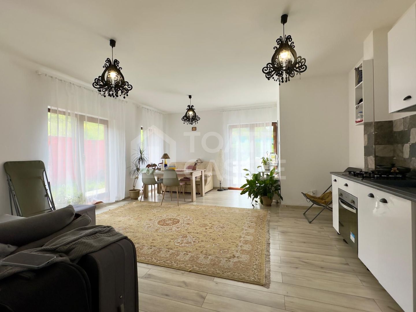 Grădină proprie și confort modern – apartament de 2 camere în Florești, zona Urusagului - Poză 1