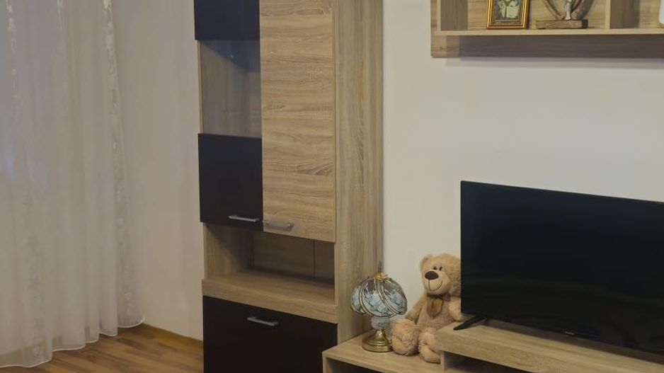 De inchiriat 1 camera Micro 21,mobilat si utilat,parter - Poză 3