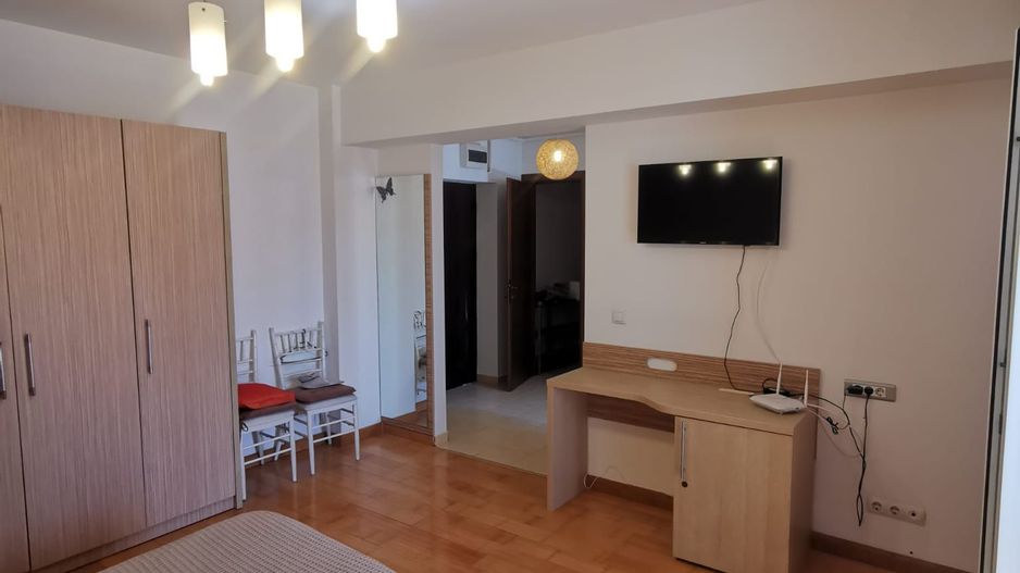 Garsoniera spatioasa mobilata si utilata - Poză 11