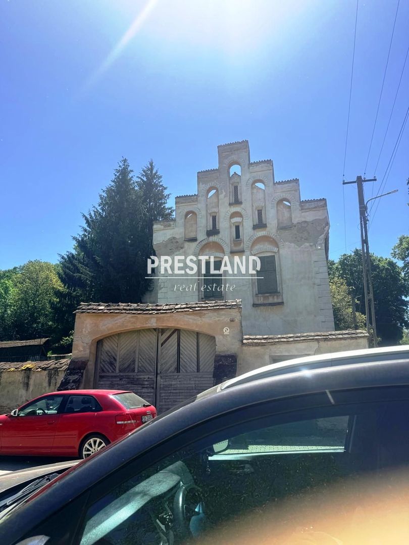 Casa modesta ,situată in Slimnic - Poză 2