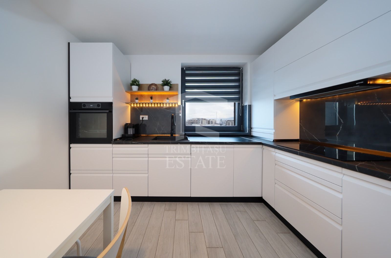 REZERVAT!   Apartament 2 camere,80 mp utili+parcare subterana-Coresi - Poză 14