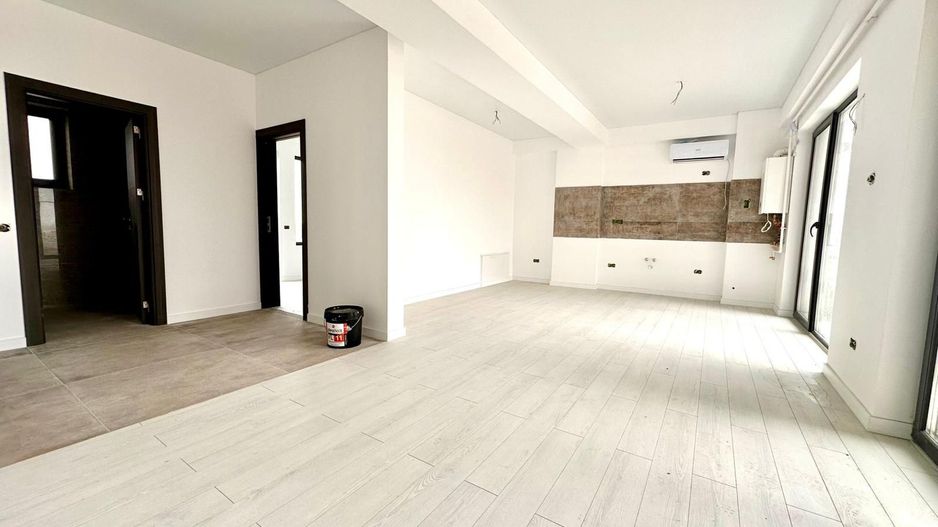 Mamaia nord - 3 Camere de Vanzare- vedere frontala mare - Poză 11