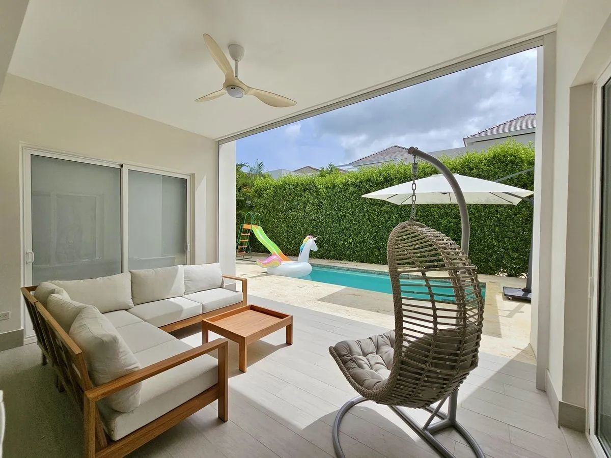 Vilă modernă de lux cu piscină privată - Poză 13