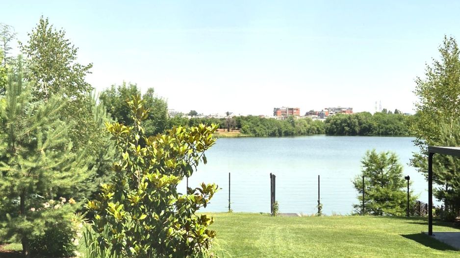 Smart-Home nZEB spectaculoasa Bucuresti Sector 1 cu deschidere lac -teren 2000mp - Poză 18