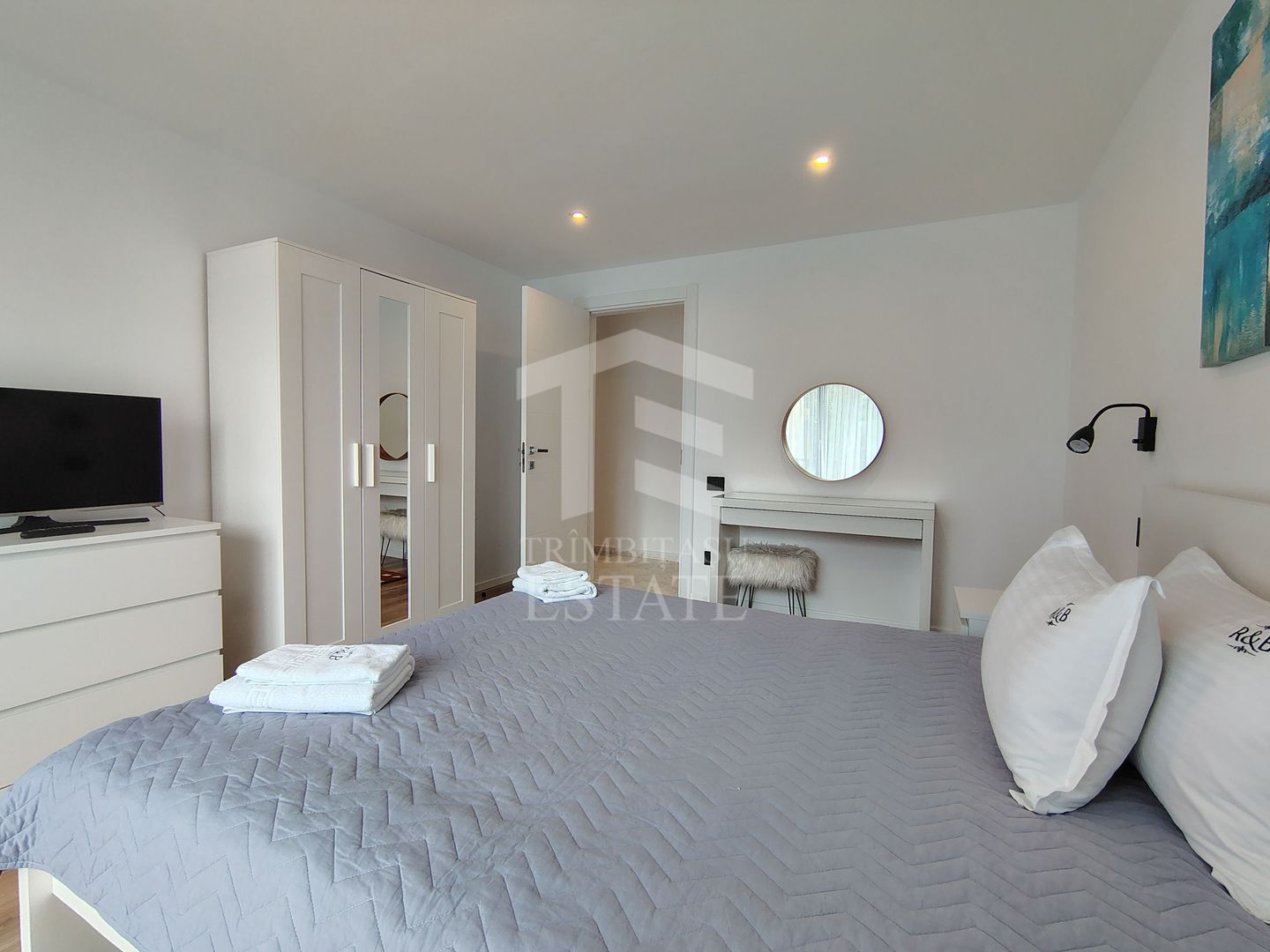 Mobilat utilat integral MODERN | Decomandat | Predeal - Poză 8
