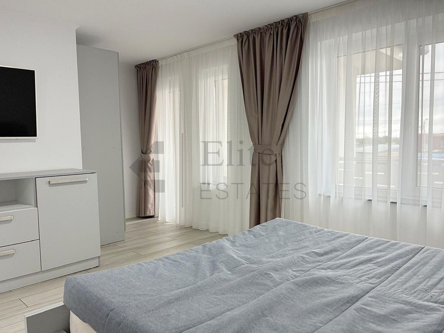 Casa premium cu 4 camere in Cartierul Grigorescu din Oradea - Poză 8