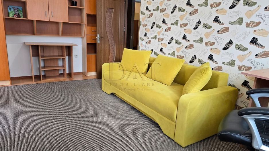 Apartament 2 camere, decomandat, parcare inclusa, zona Eroilor - Poză 1