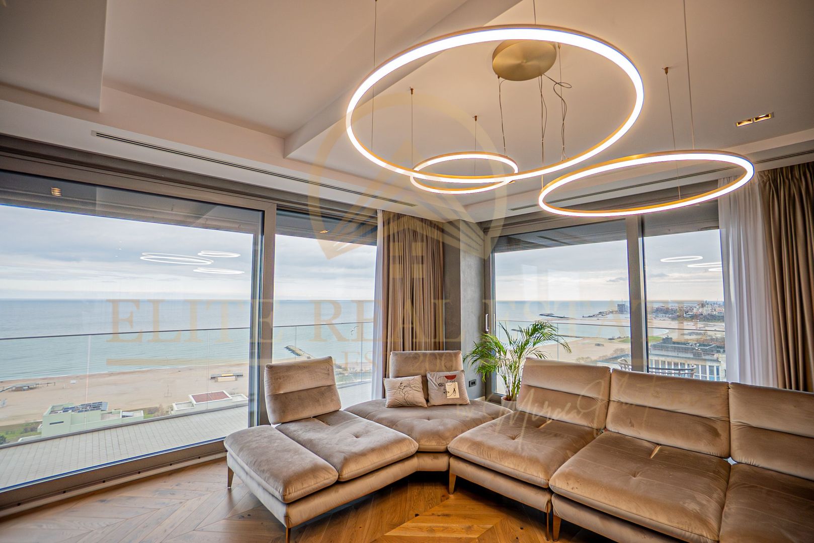 PENTHOUSE UNIC in mijlocul orasului Constanta - Poză 13