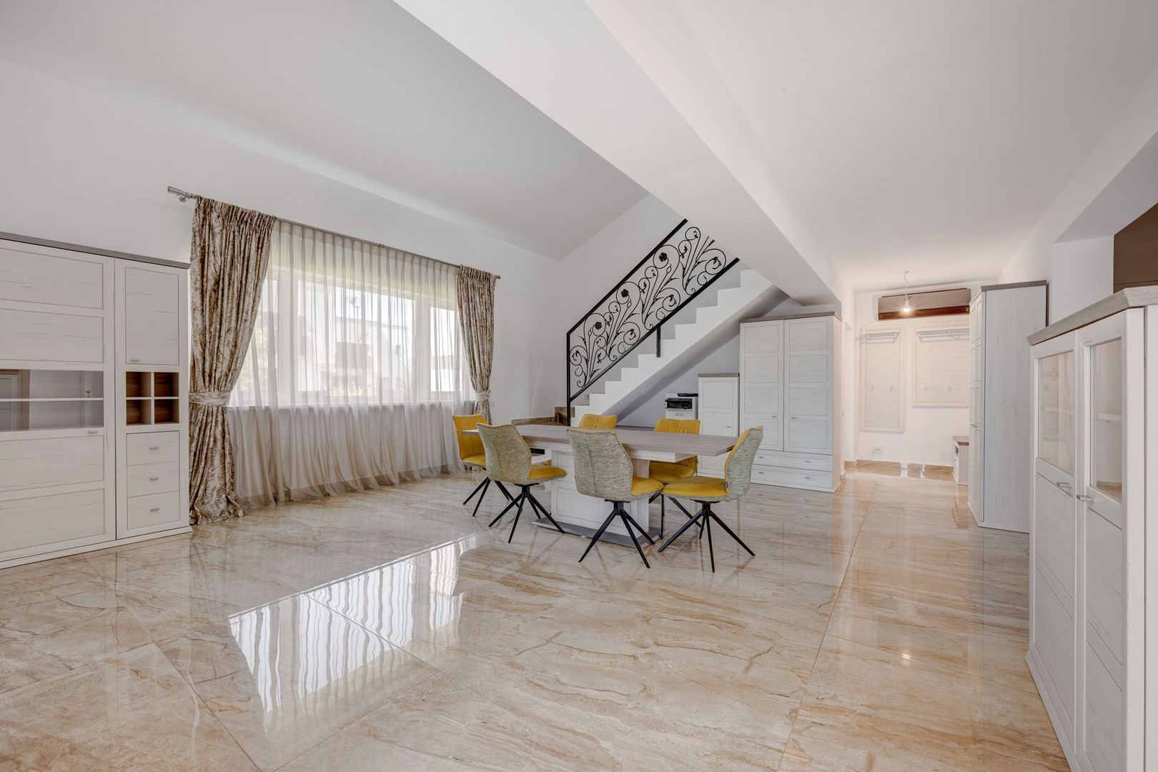 Casa cu Mesteceni!  Complex Lalelelor Domnești - Poză 13