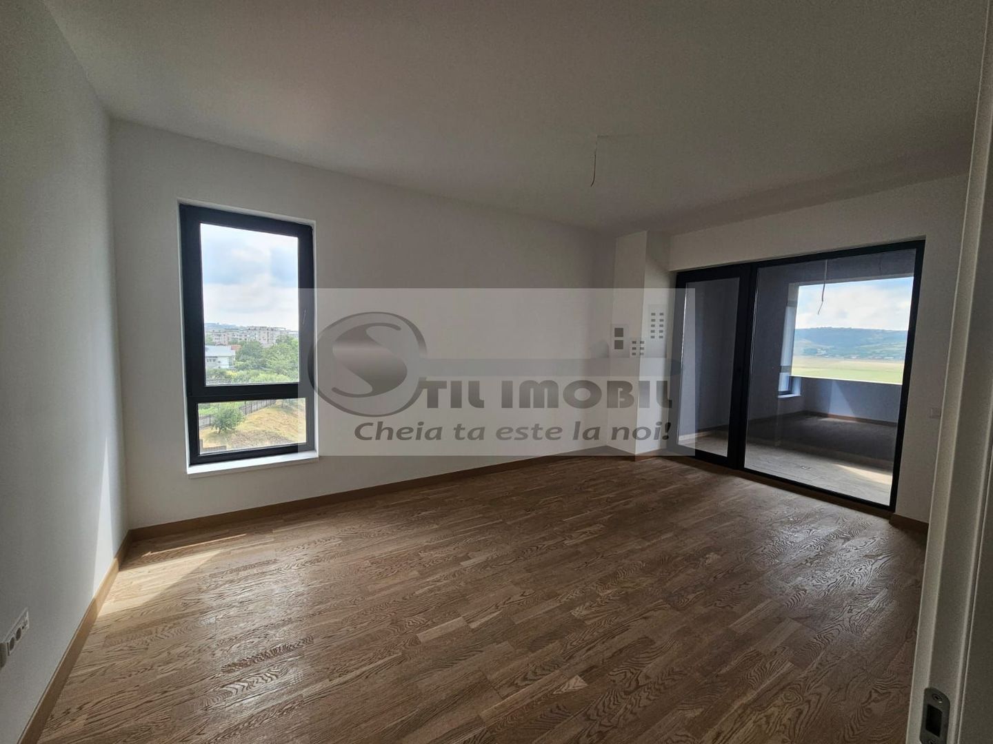 INTABULAT! Apartament cu 2 camere decomandat Pacurari 65mp - Poză 1