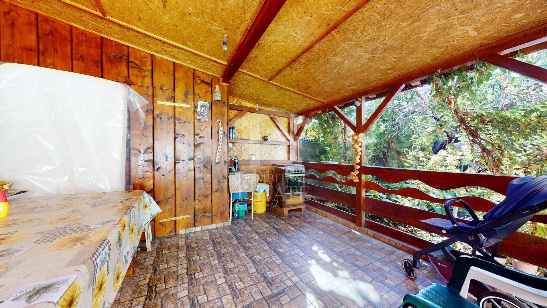 ANDRONACHE - Escalei | Casa individuala 9 camere | an 2014 | teren 260 - Poză 9