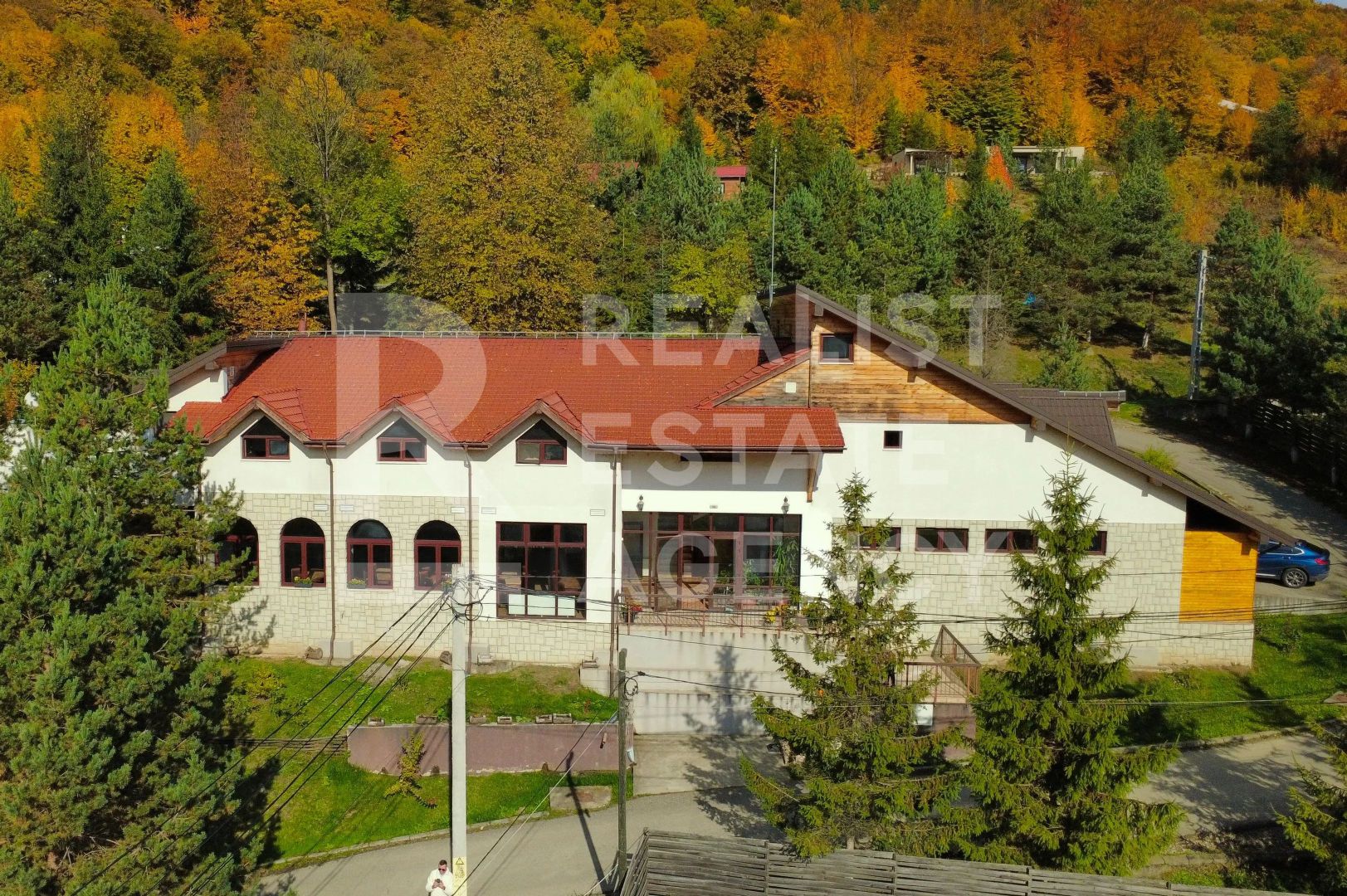 Complex turistic de vânzare în Slănic Moldova - hotel, pensiune - Poză 1