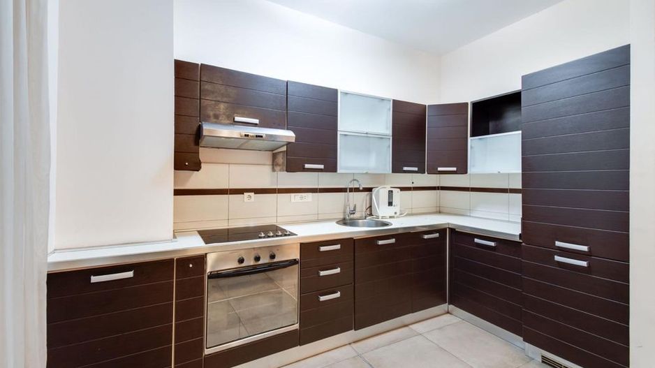 Apartament cu gradina si piscina interioara, Pipera Erou Iancu Nicolae - Poză 3