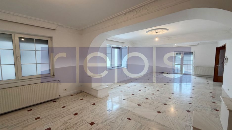 VANZARE VILA | 5 CAMERE | CURTE SUPERBA | ZONA FUNDENI - Poză 2