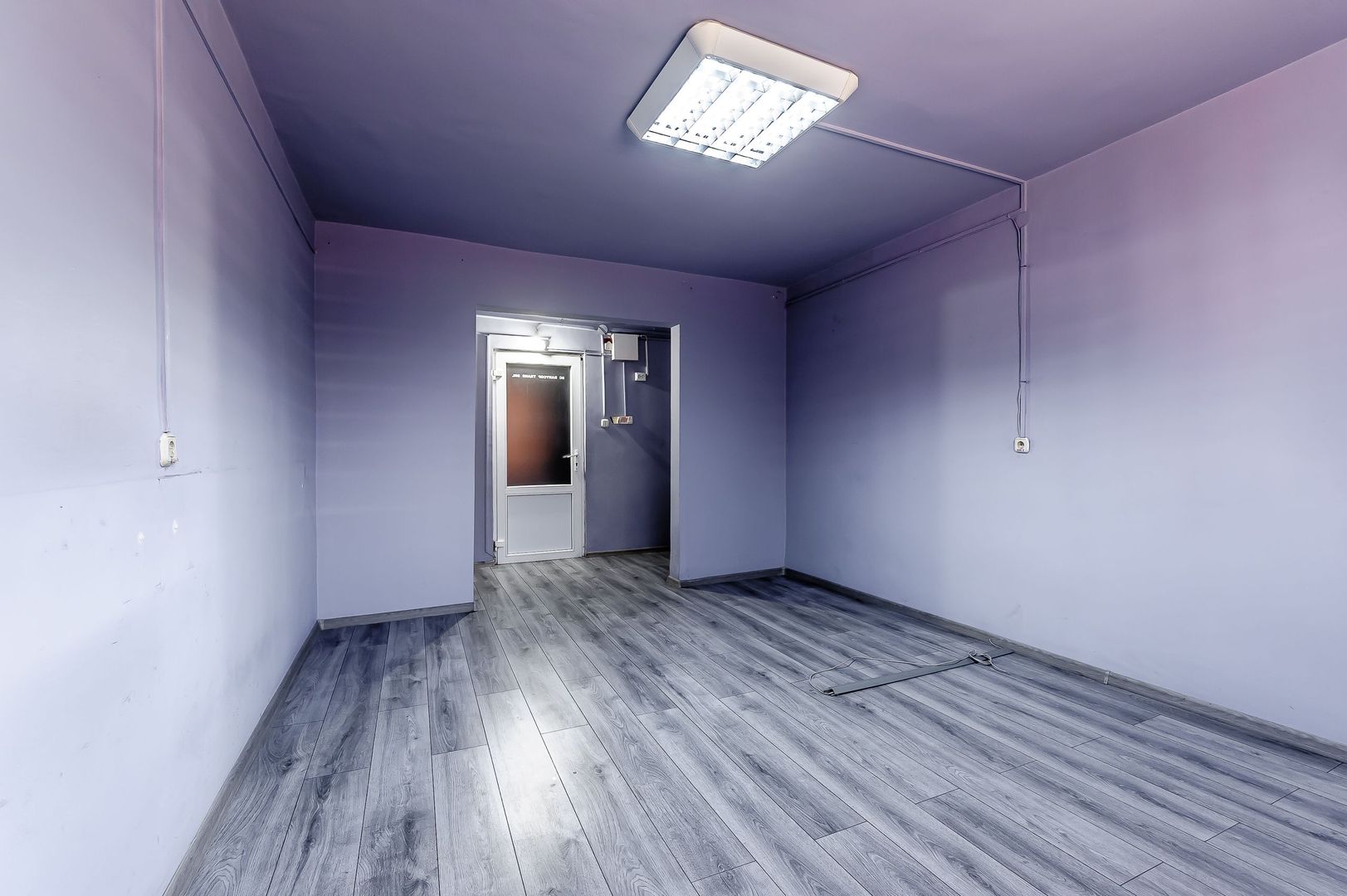 Birouri și platformă betonată cartier Micălaca - Poză 3