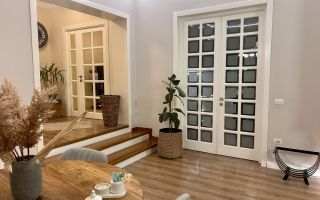 Casă cu 4 camere, în curte, finisaje high-quality - Poză 15