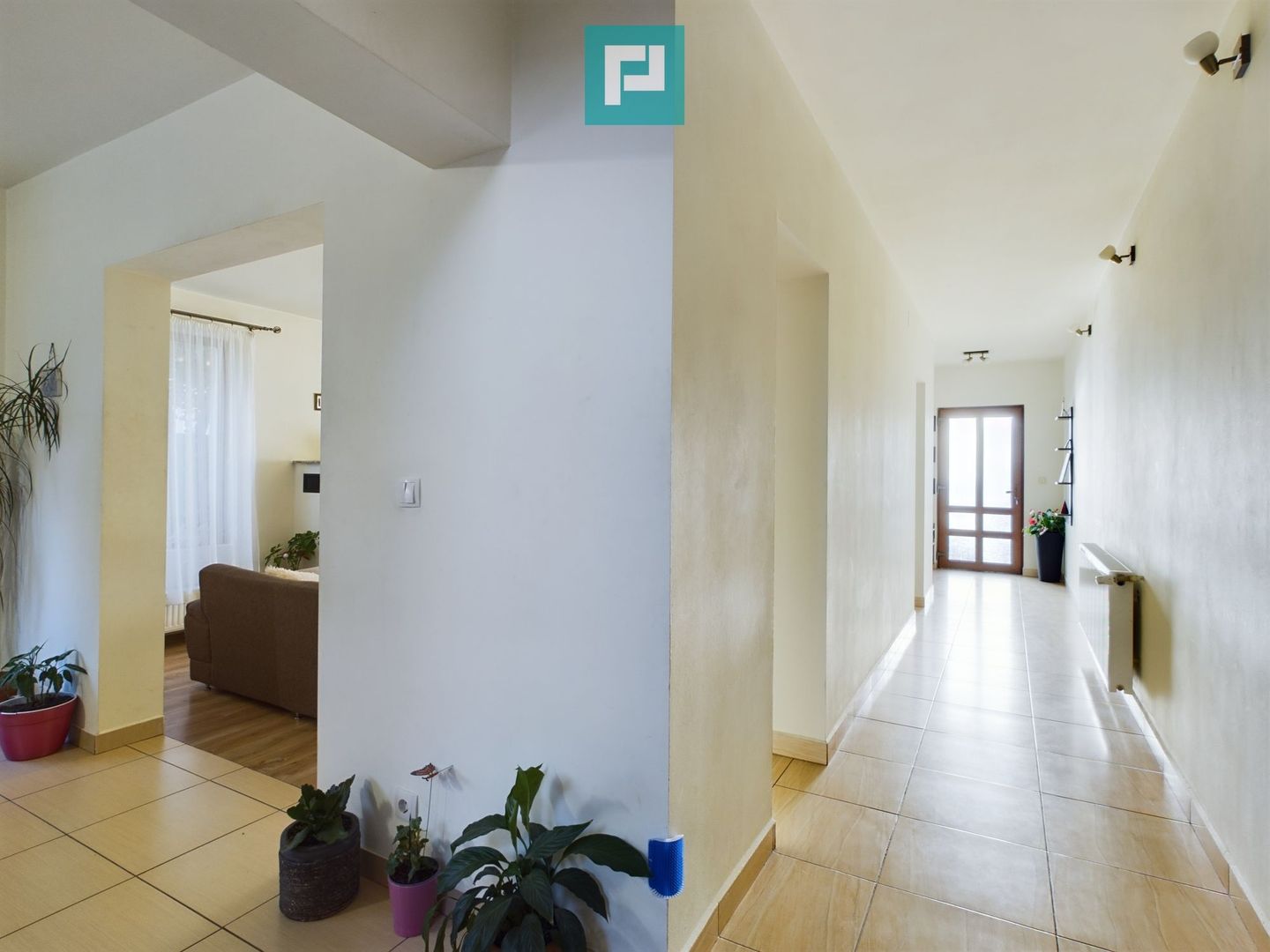 Vilă cu 5 camere de vânzare în zona Aradul Nou - Poză 18