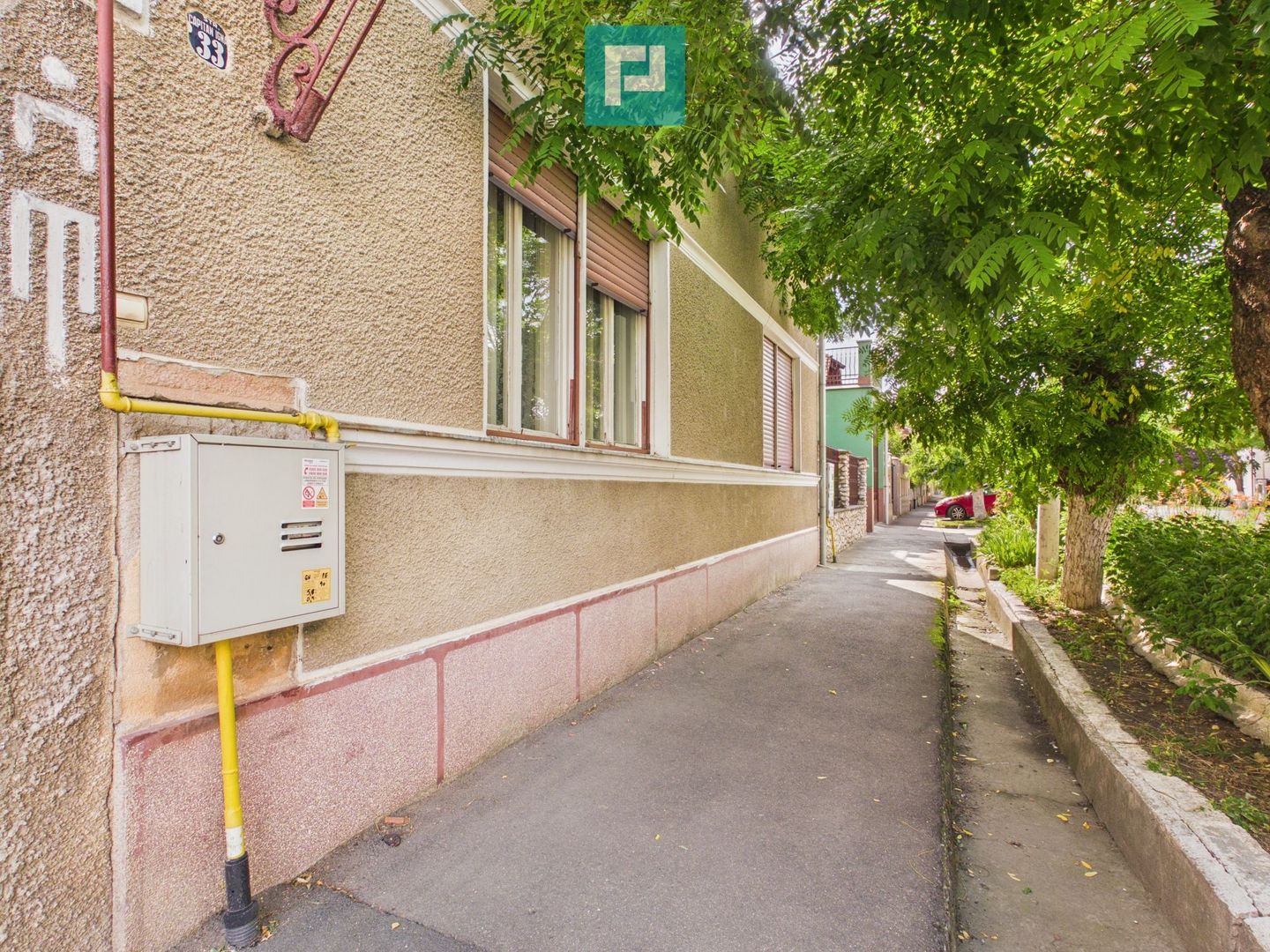 Casă cu 3 camere și teren de 450 mp în Pârneava - Poză 2