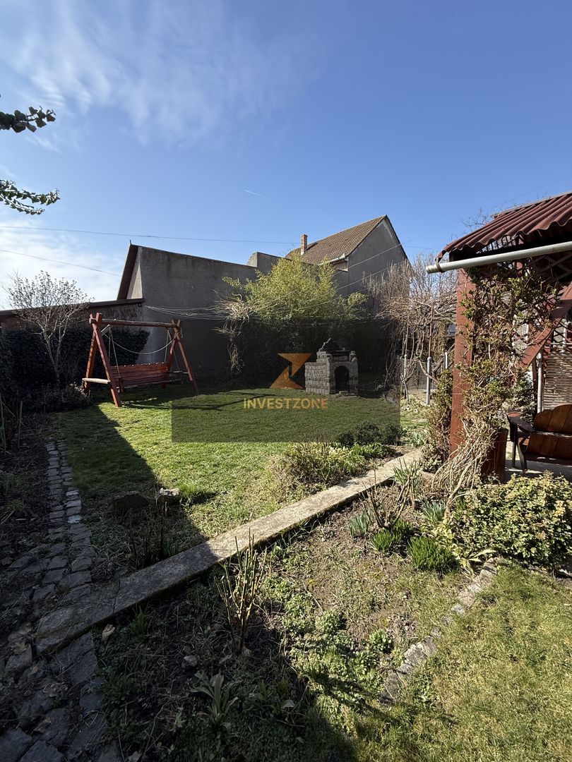 Apartament la casă cu curte proprie 311 mp și acces auto Ioșia, Oradea - Poză 17