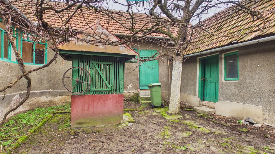 Casă 5 camere şi anexe în Cuied - Poză 2