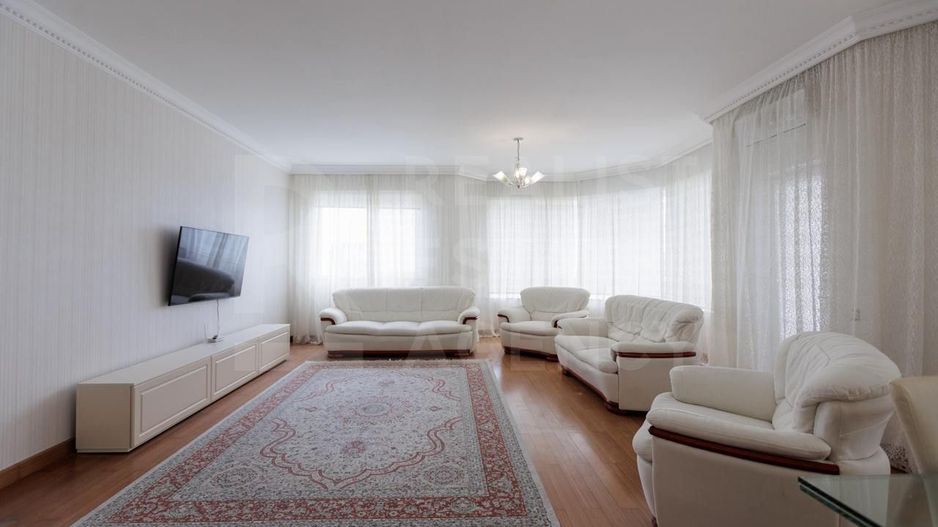 Chirie, apartament, 4 camere, str. Bucureşti, Centru - Poză 10