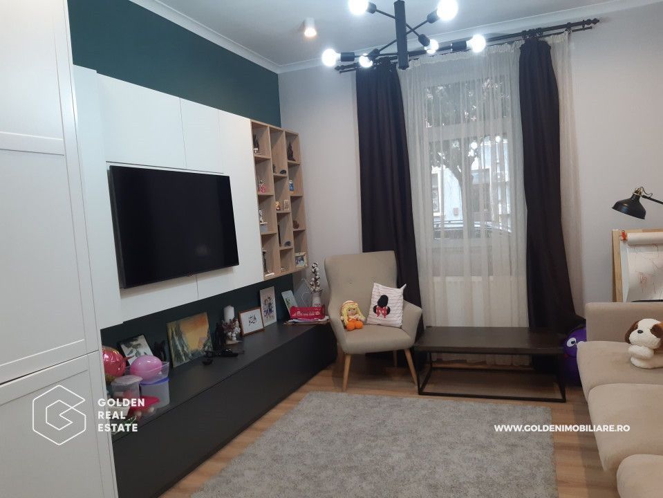 Casa mare, cu 4 apartamente a cate 1, 2, 3 și 4 camere fiecare - Poză 25
