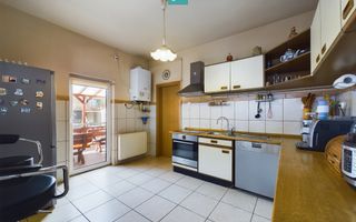 Casă spațioasă în zona Blașcovici, Timișoara - Poză 6