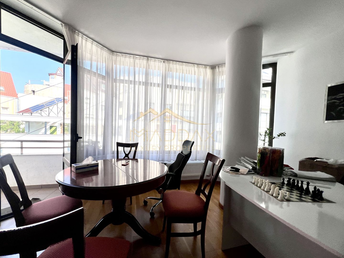 Apartament de Vanzare | 4 camere | Primaverii - Poză 1