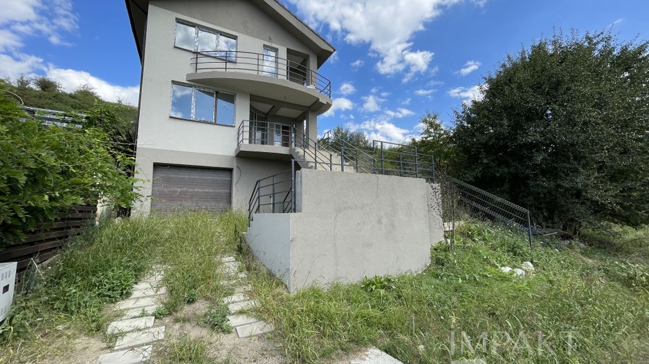 Casa individuala, dispusa trei nivele in Chinteni! - Poză 2