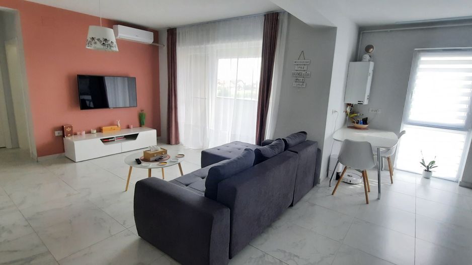 Apartament cu 2 camere si  2 locuri de parcare - Poză 9