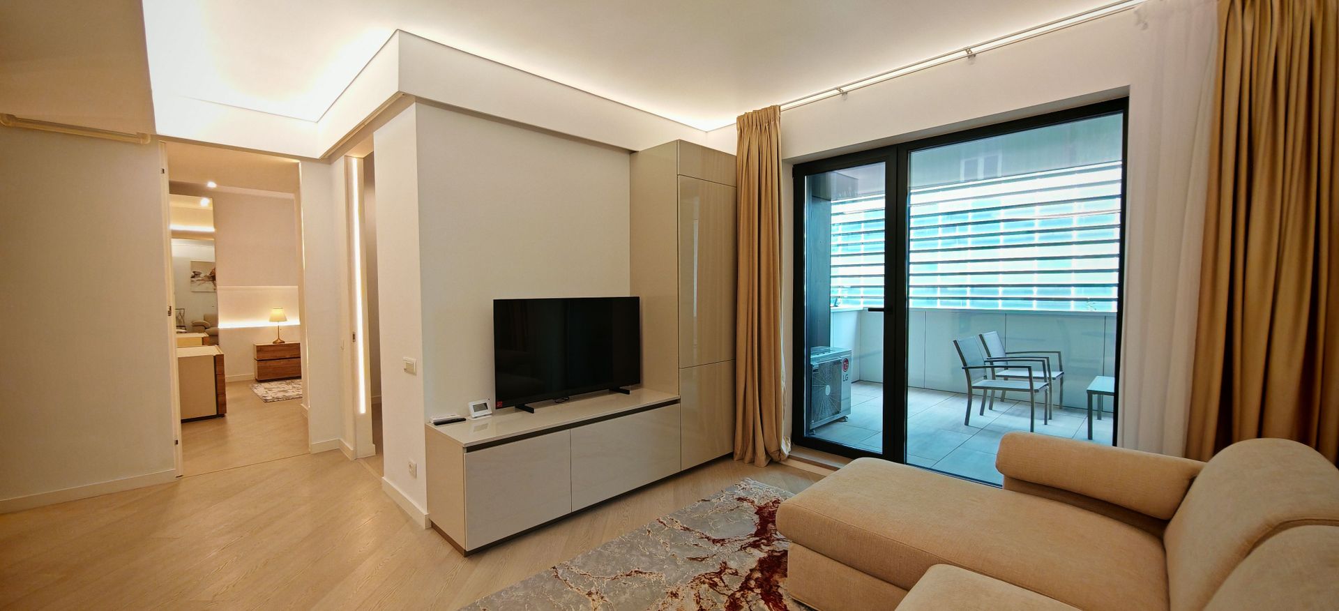 De inchiriat apartament 3 camere, mobilat/utilat complet si parcare - Poză 1