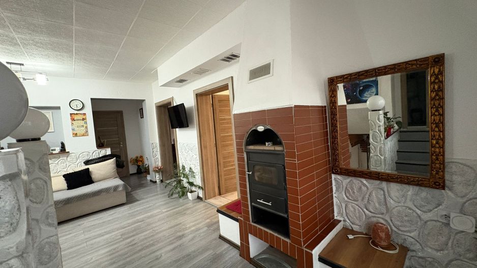 Casa tip duplex - 4 camere, balcon si curte proprie - Zona Lazaret - Poză 4