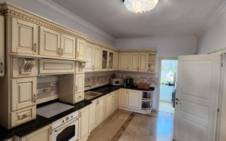 Resedinta exclusivista | Curte generoasa | Erou Iancu Nicolae - Poză 17