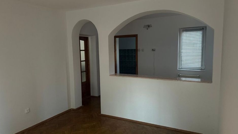 BRASADAS vinde ap 3 cam la PARTER. - Poză 1
