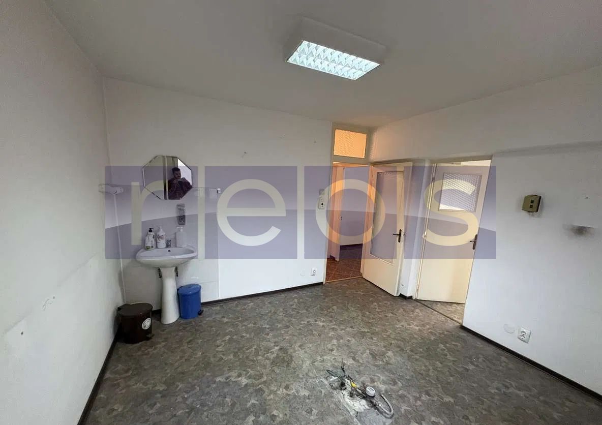 DE VANZARE APARTAMENT 2 CAMERE ZONA PANDURI  DECOMANDAT - Poză 2