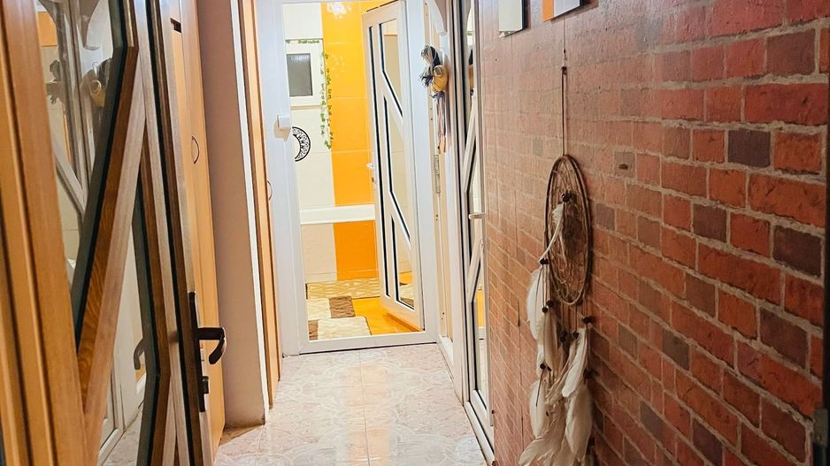 Confort inteligent! Apartament transformat in 3 camere, zona 1 Mai - Poză 12