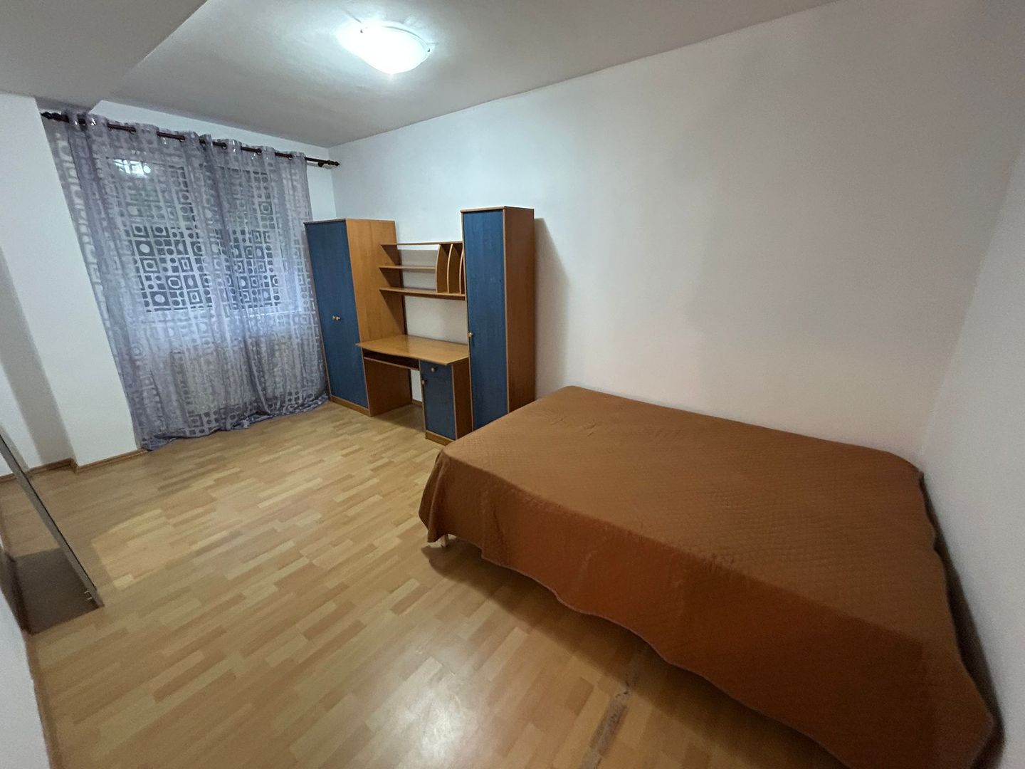 Apartament 3 camere -  zona Tolstoi - Poză 6