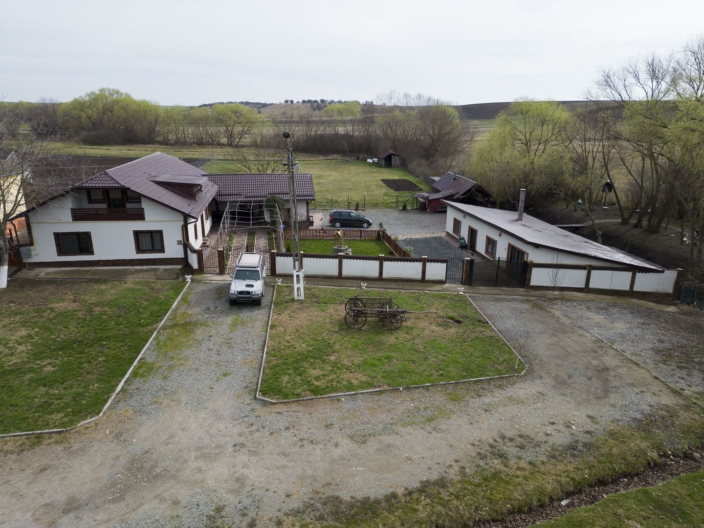 Proprietate imobiliară cu potențial extraordinar! - Poză 52