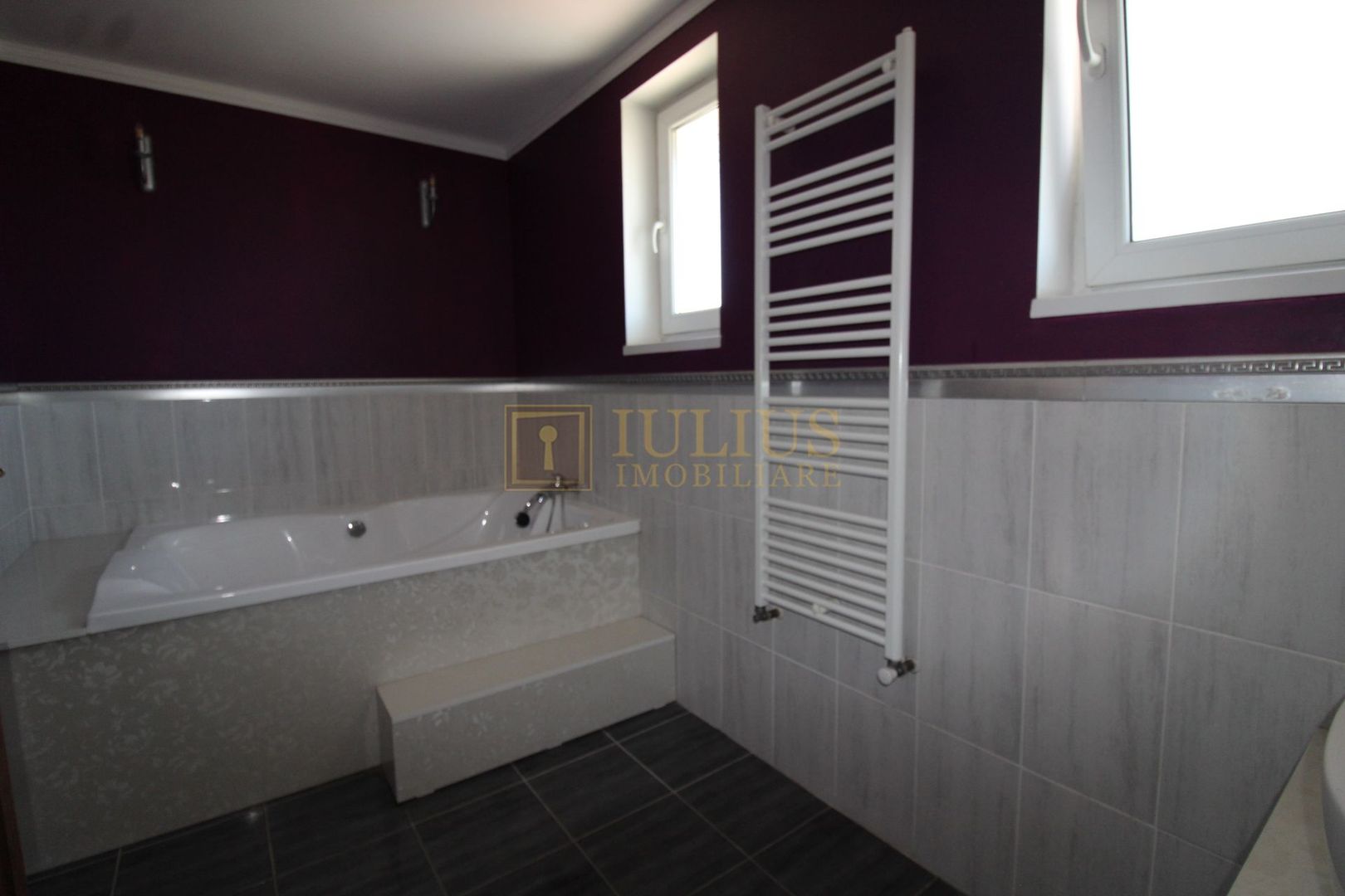 apartament la curte, 2 băi, loc de parcare, zona linistita, dressing - Poză 15