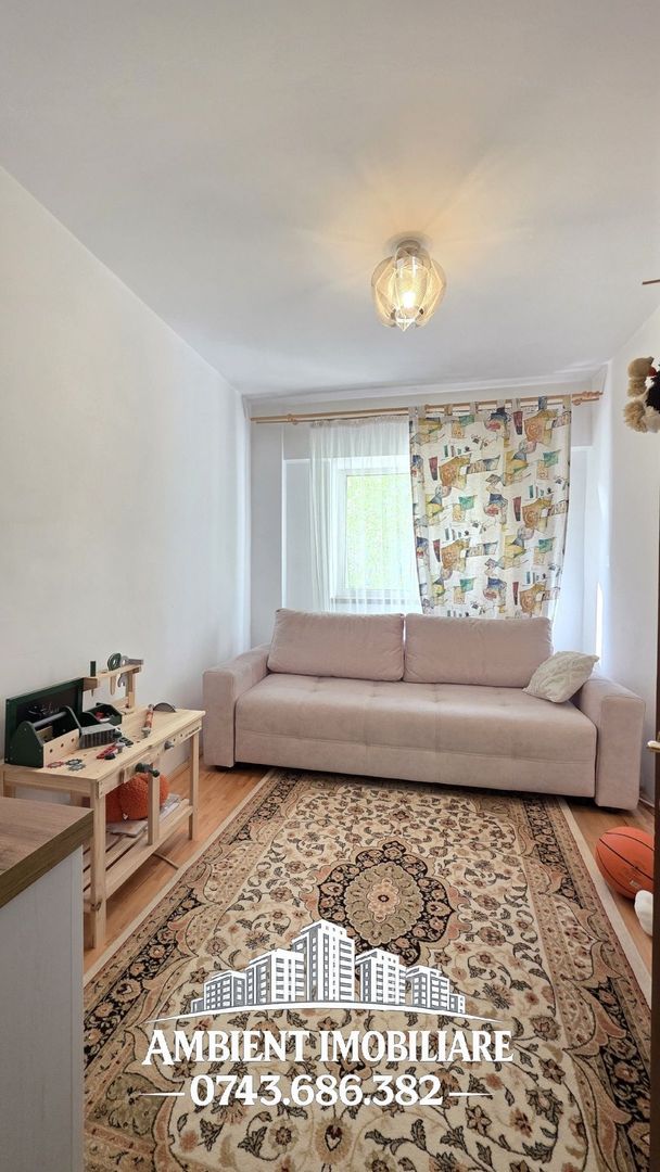 Apartament cu 4 camere, etaj 3, nemobilat, zona TRAIAN; - Poză 7