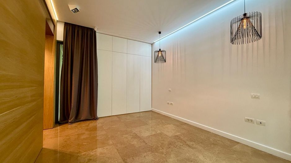 Refined Luxury Residence | Exclusive Villa with Private Spa - Poză 18