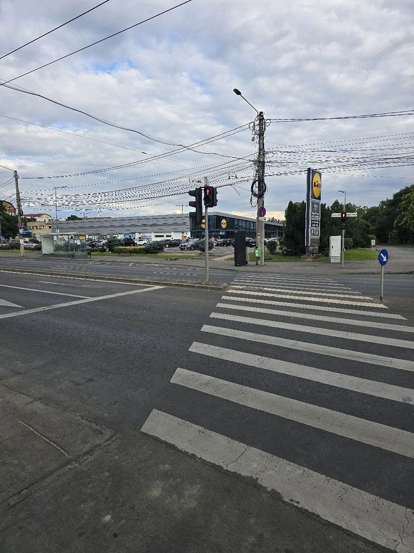 Inchiriez apartament cu 3 camere, decomandat, - Poză 9