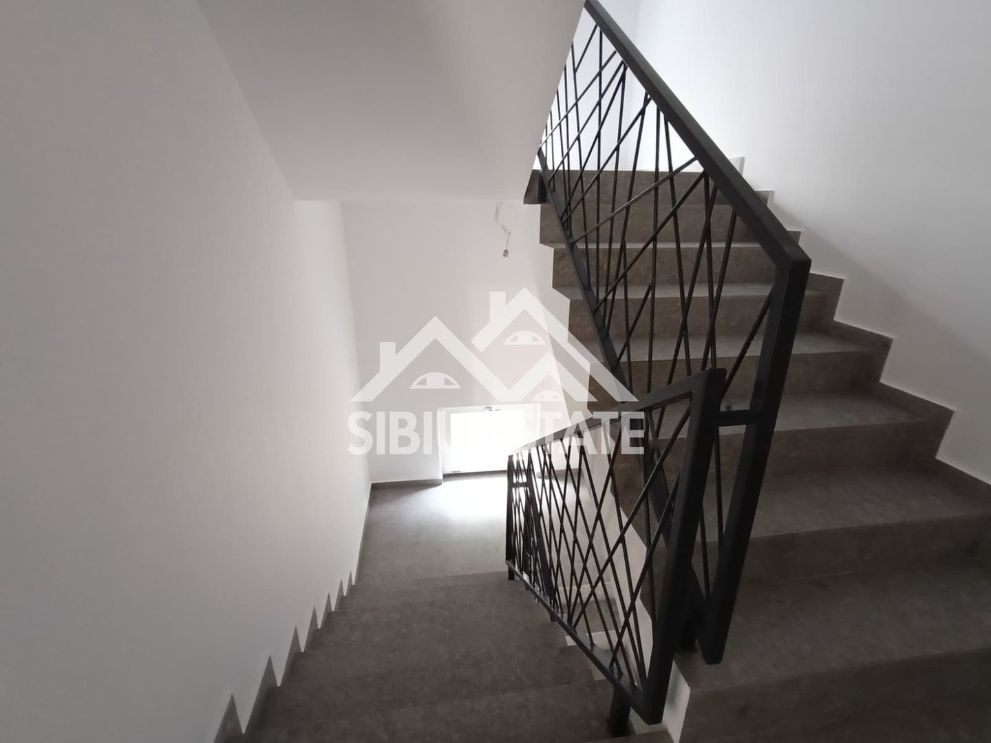 Apartament 3 camere de vânzare ,zona de vest, comision 0 - Poză 13