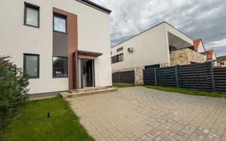 Casa noua, 4 camere, strada inchisa, zona Campului! - Poză 4