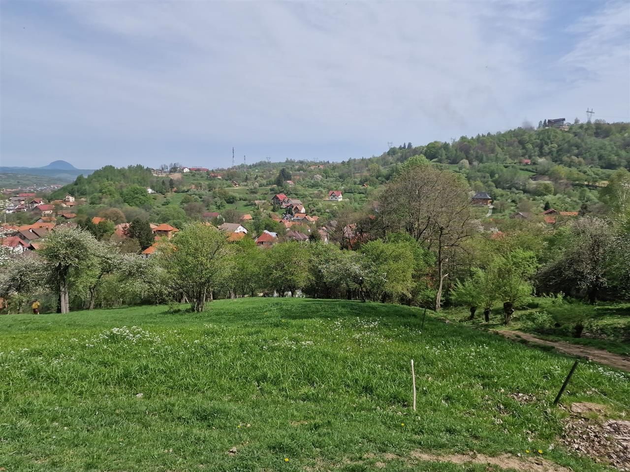 Langa emblematicul Castelul Bran, in areal colinar, 5.700mp intravilan - Poză 1