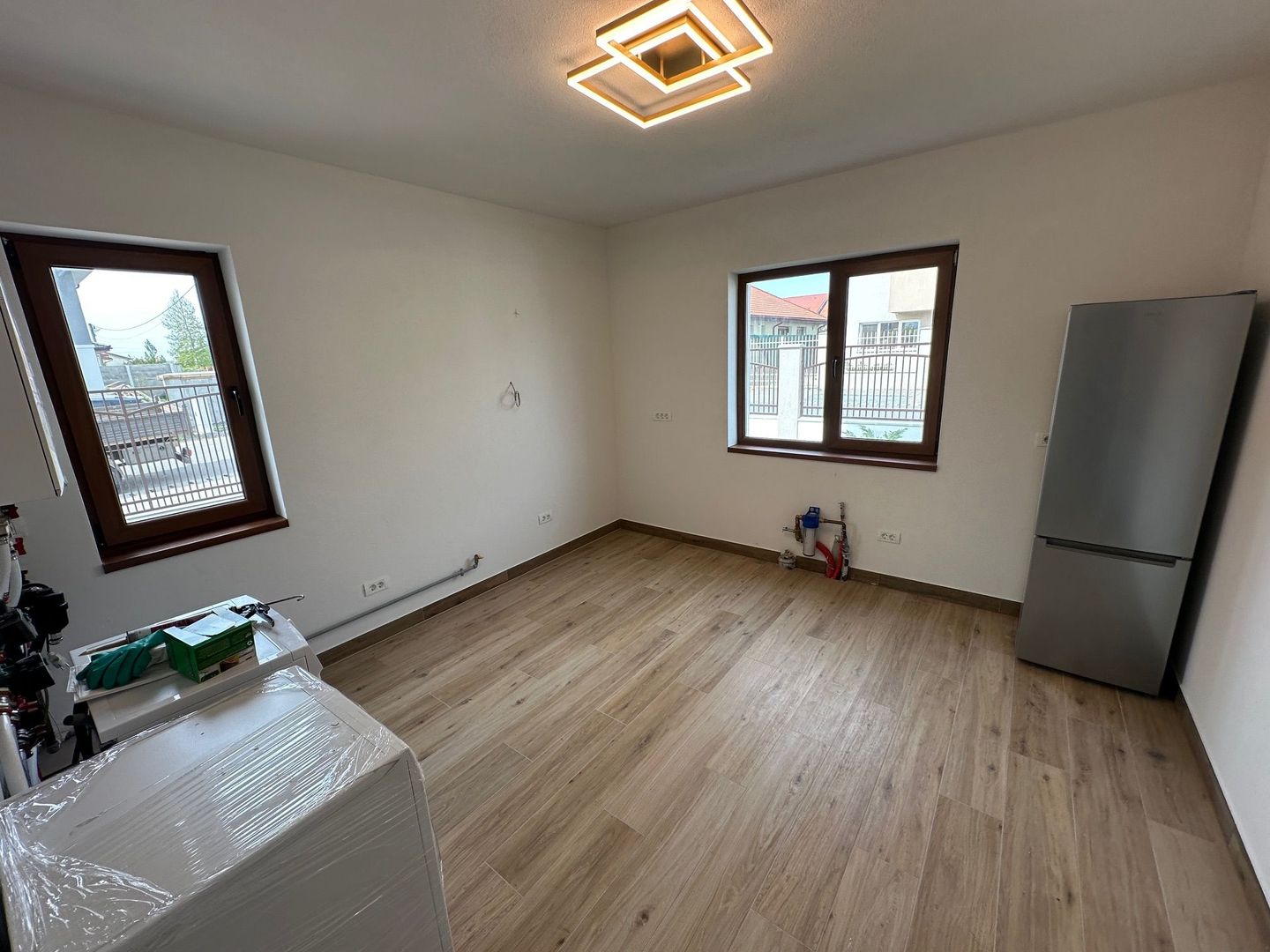 Duplex cu camera pe parter - Poză 3