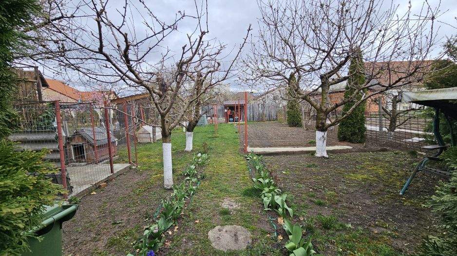 Casa 5 camere 3 bai garaj inchis si teren 700 mp utili in Lazaret - Poză 21