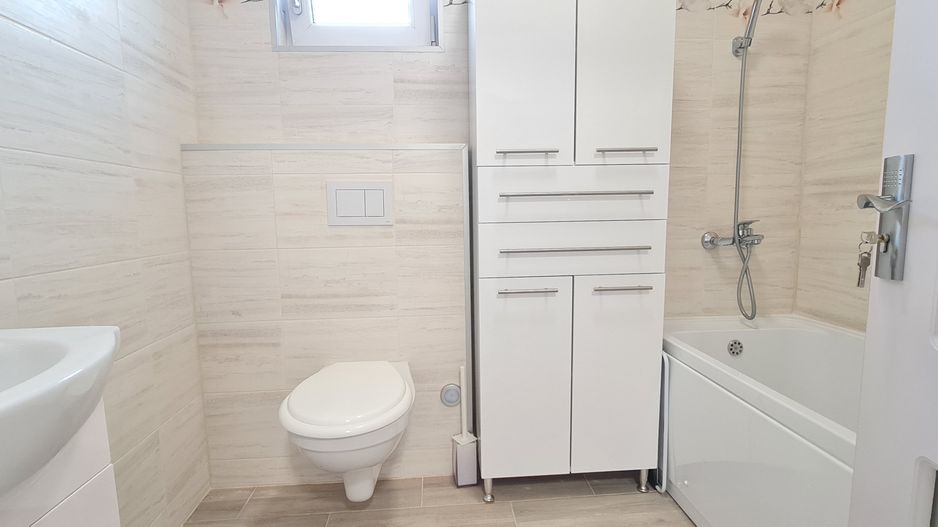 Casa cocheta semimobilata semiutilata in Cartier Izvor Tarlungeni Brasov - Poză 6