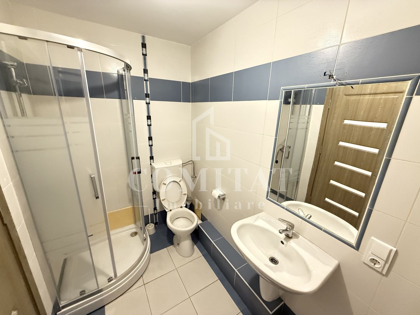 Casa înșiruită cu 4 camere | Parcare | Zona străzii A. Iancu Floresti - Poză 10